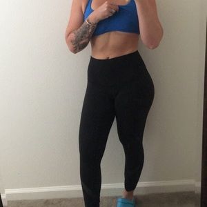 Black workout leggings